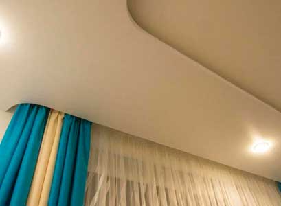 натяжной потолок со скрытым карнизом
